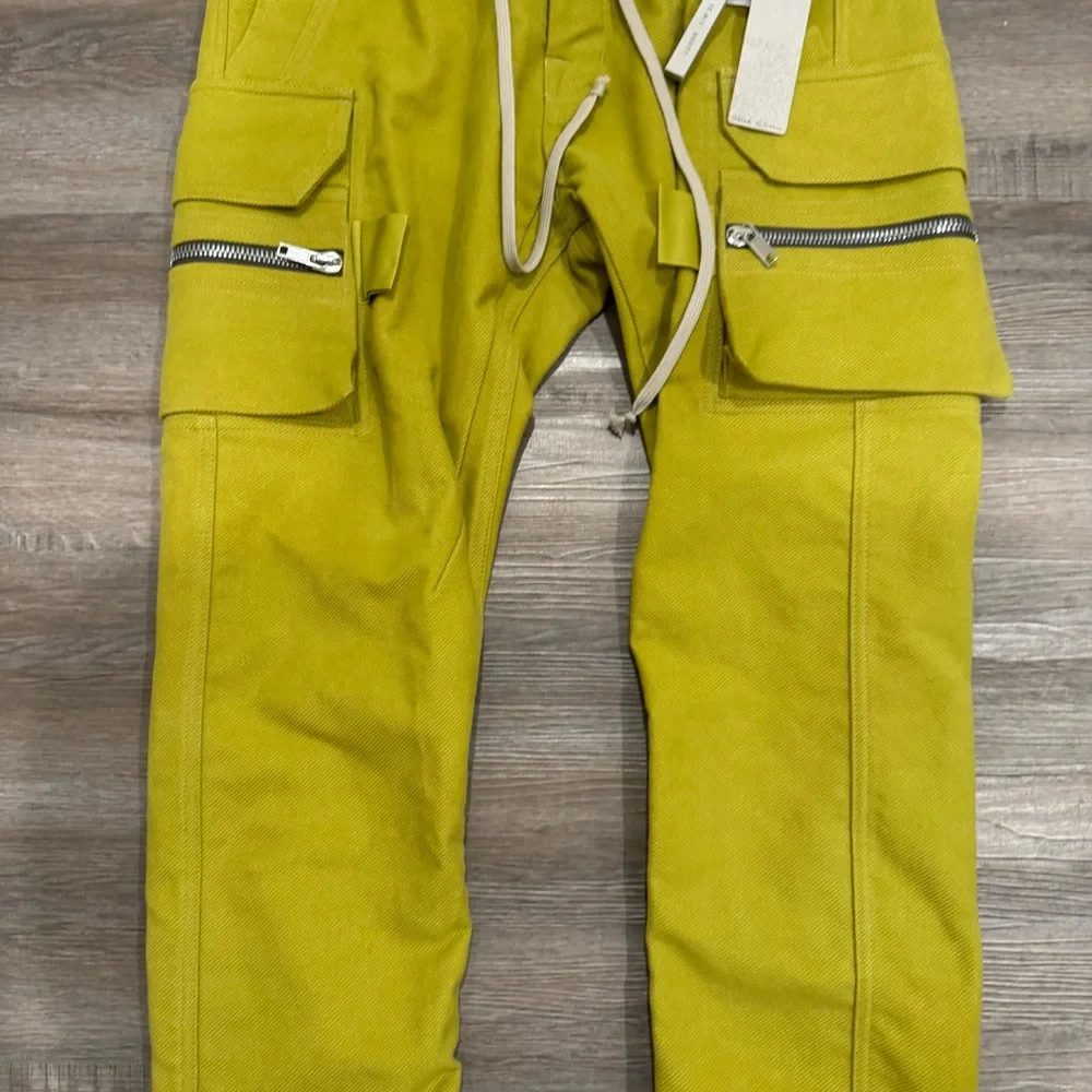 Rick Owens Mastodon Cargo Pants in Acid - Picture 6 of 13